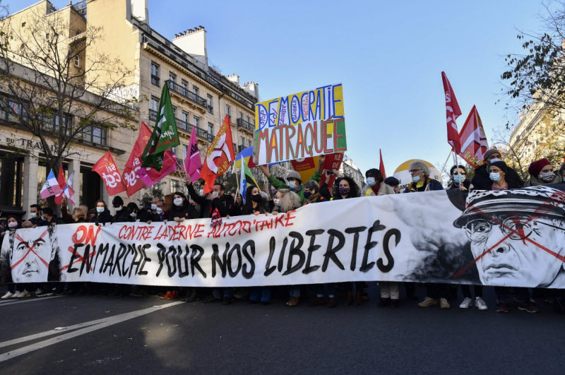 فرنسا.. اعتقالات واشتباكات خلال احتجاجات «الأمن الشامل»